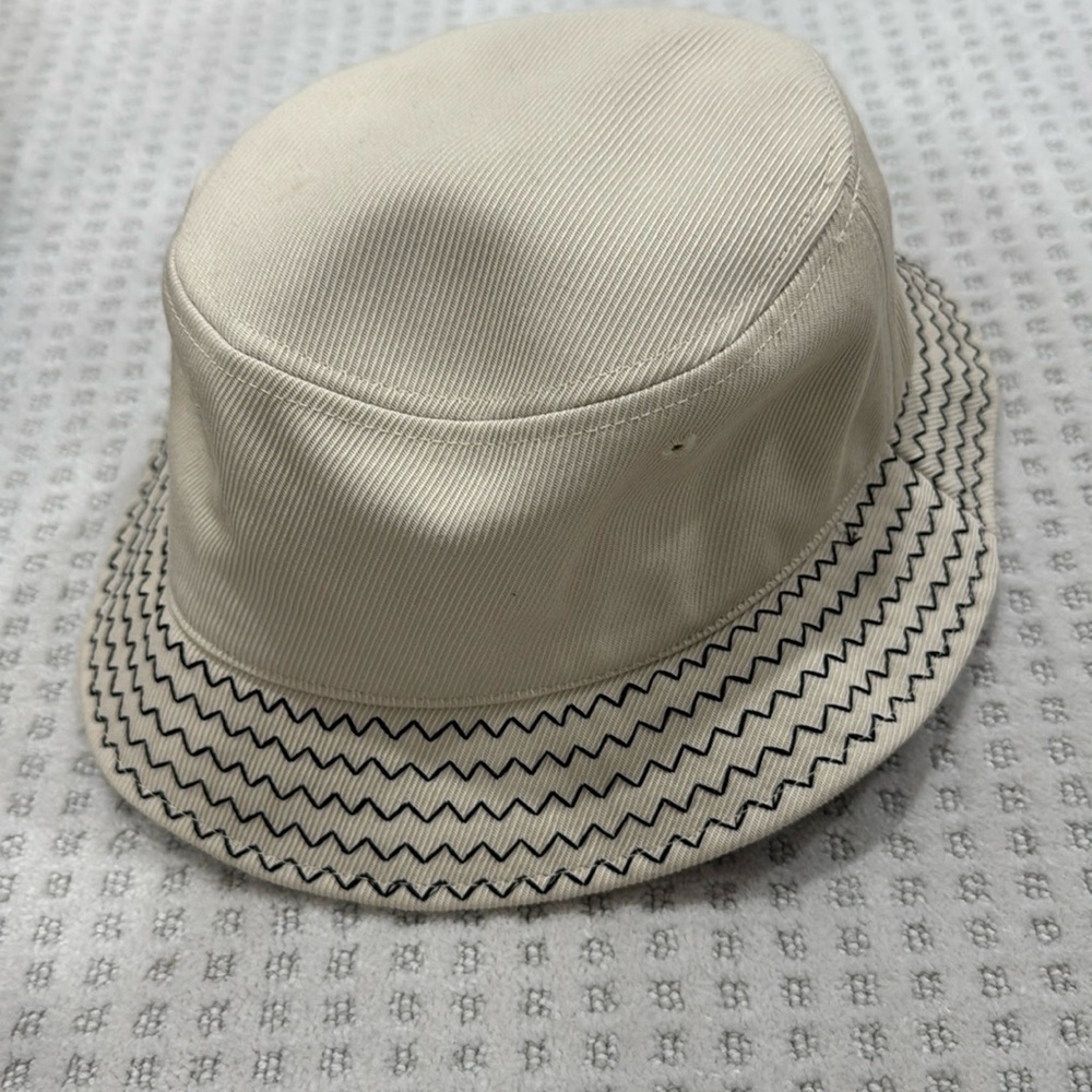 Krost x toms bucket hat